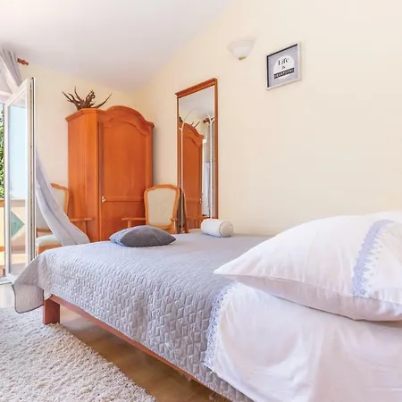 Nyaraló Three-bedroom Holiday In