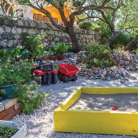 Three-bedroom Holiday In * Desne