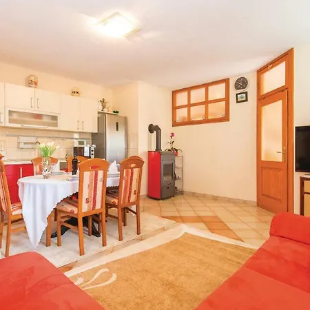 Nyaraló Three-bedroom Holiday In *