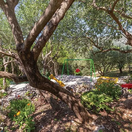 Three-bedroom Holiday In Casa vacanze *