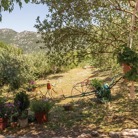 Three-bedroom Holiday In Casa vacanze