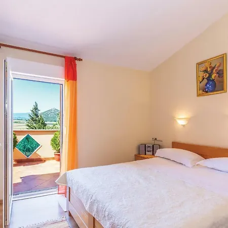 Three-bedroom Holiday In Casa vacanze *