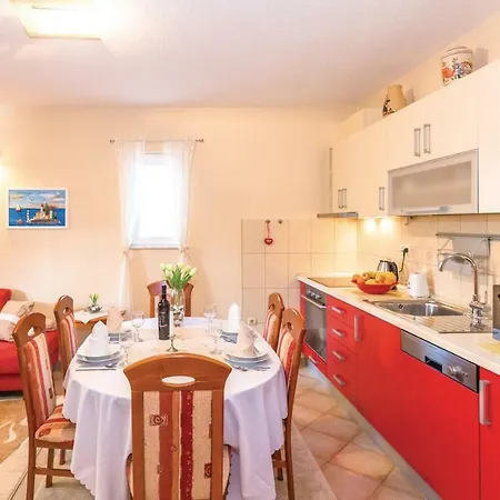 Three-bedroom Holiday In * Desne